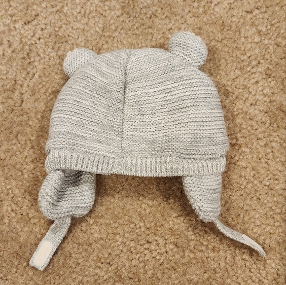 Baby GAP Gray and White Sherpa Lined Bear Beanie, size 0-3 months - Picture 5 of 7